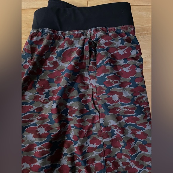 Lululemon Core Shorts Men’s - Picture 4 of 7